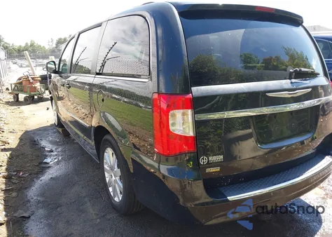 2016 Chrysler Town & Country Touring from USA, damaged, VIN 2C4RC1BG7GR292986